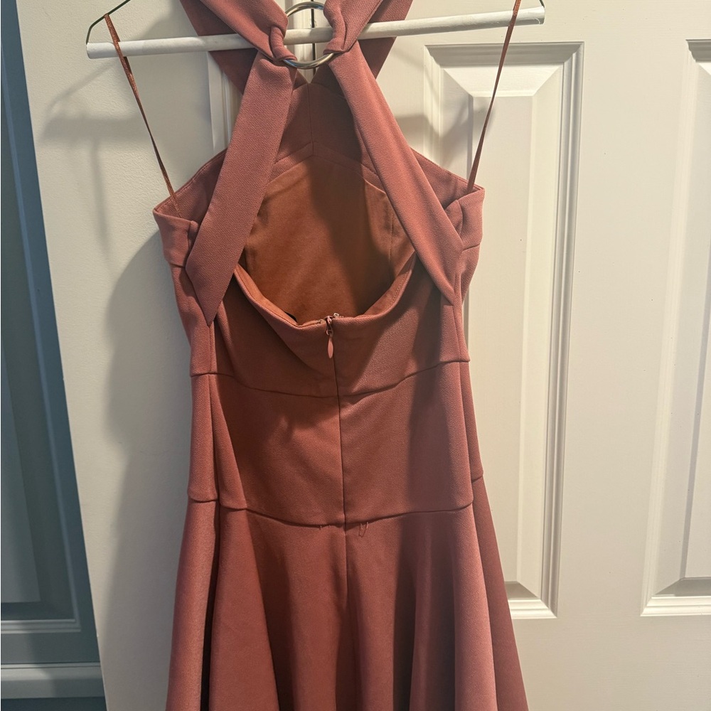 Elegant Red-Brown Halter Dress - Picture 3 of 4